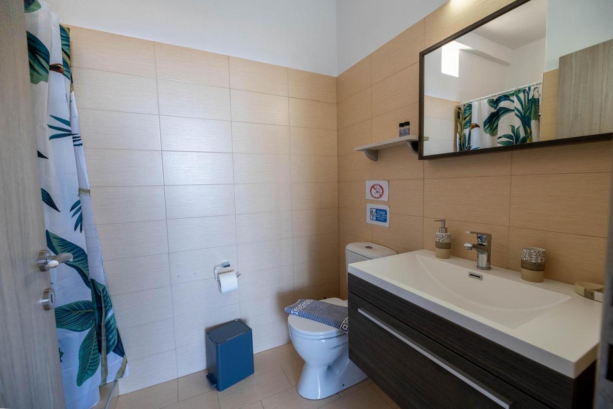 Aperanto Galazio Apartment 아크앤젤로스 외부 사진